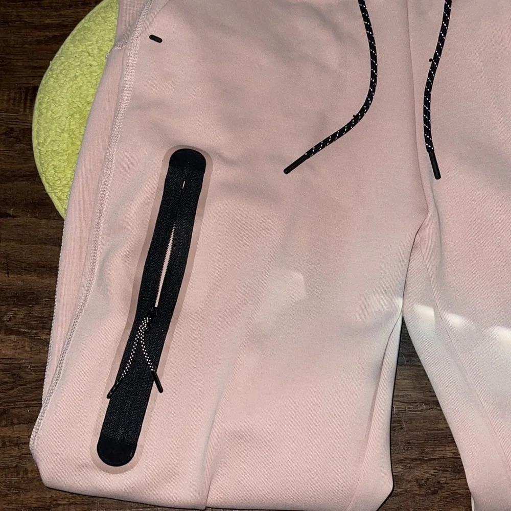 Pink NIKE WOMEN standard fit high rise sweatpants - Picture 4 of 4